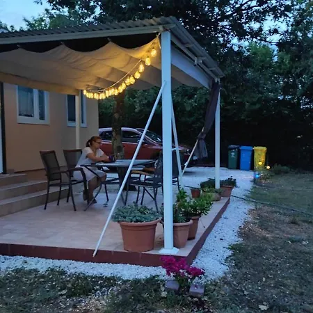 Tiny House Dora 펜션 Marčana